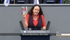 Simone Barrientos spricht im Deutschen Bundestag über Kulturpolitik.